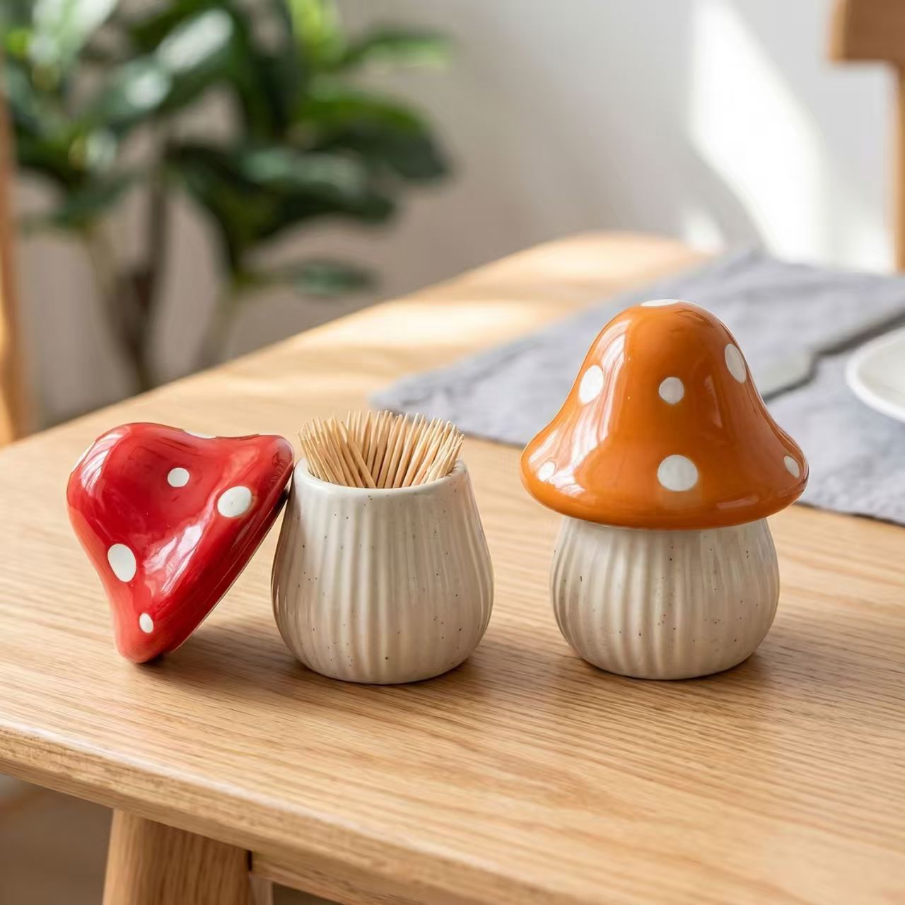 Food Storage For Room - กระปุกเซรามิคลายการ์ตูนรูปเห็ด สำหรับเก็บของใช้ในบ้าน ที่ใส่ไม้จิ้มฟัน ที่เก็บสำลี ที่จัดระเบียบสำลีก้าน ของตกแต่งห้องครัว